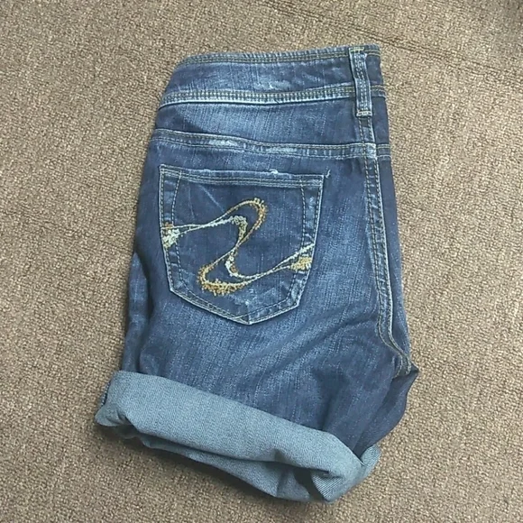 Silver JEANS Distressed Julia 27 Cutoff Sh… - Picture 6 of 10